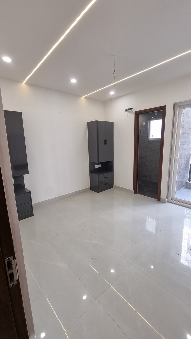 Room, peer mucchalla 3 Bedroom 1550 Sq.Ft. Builder Floor In Peer Mucchalla Zirakpur 8033099