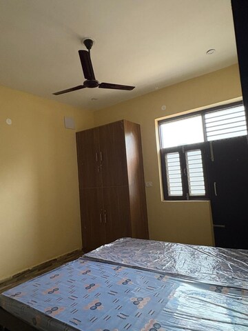 Room in 1 RK Builder Floor at Unitech Arcadia, South City 2 – for Rent
