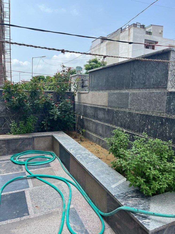 Balcony, bptp-district-3 3 Bedroom 250 Sq.Yd. Builder Floor In Sector 85 Faridabad 8033171