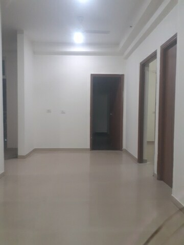 Room in 2 BHK Apartment at Mahagun Mywoods III, Sector 16c Greater Noida – for Sale