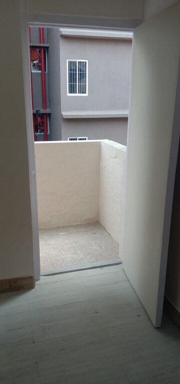Room in 1 BHK Apartment at Santacruz West – for Rent