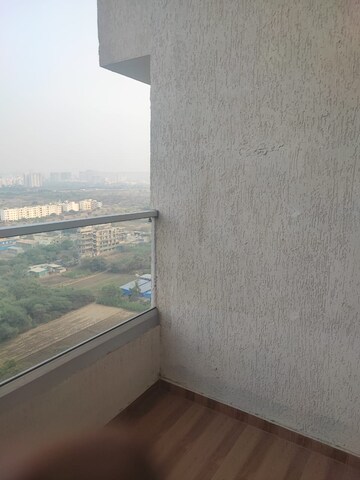 Room in 2 BHK Apartment at VTP Leonara, Mahalunge – for Rent