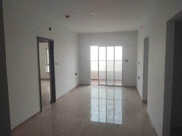 Room in 2 BHK Apartment at VTP Leonara, Mahalunge – for Rent