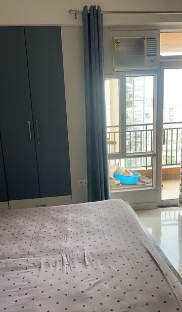 Room in 2 BHK Apartment at Geotech Pristine Avenue, Sector 16c Greater Noida – for Rent