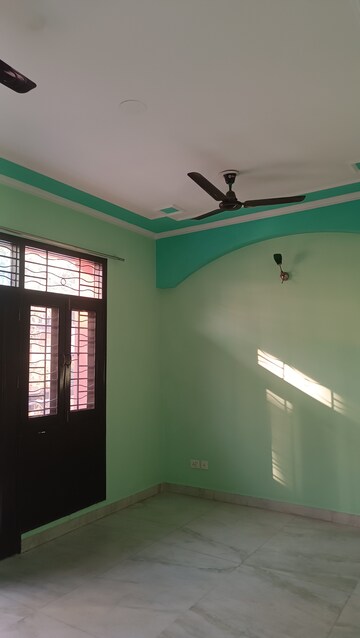 Room in 4 BHK Independent House at RWA Apartments Sector 47, Sector 47 – for Rent
