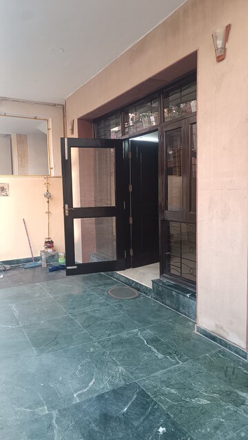 Living Room in 4 BHK Independent House at RWA Apartments Sector 47, Sector 47 – for Rent