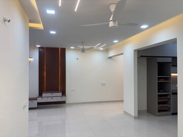 Room in 3 BHK Apartment at Century Breeze, Jakkuru – for Rent