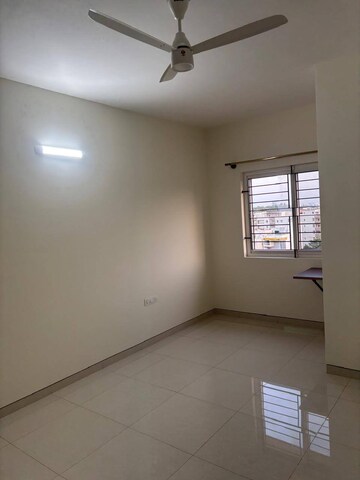 Room in 3 BHK Apartment at Century Breeze, Jakkuru – for Rent