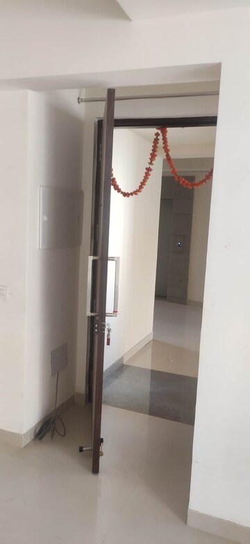 Building Lobby in 2 BHK Apartment at Shalimar Oneworld Vista, Gomti Nagar – for Rent