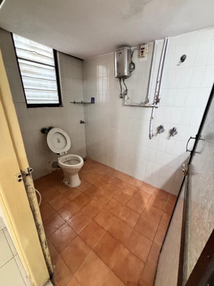 Bathroom, bhakti-complex-dahisar 2 Bedroom 700 Sq.Ft. Apartment In Dahisar West Mumbai 8033383