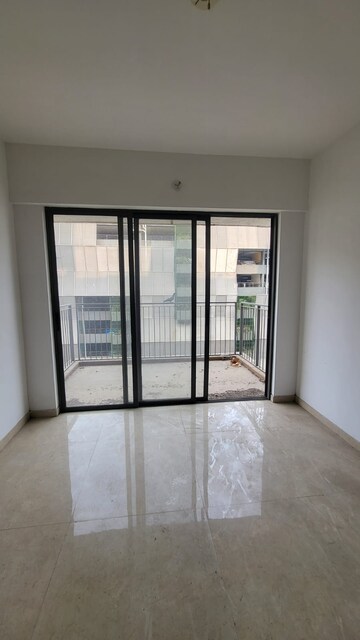 Room in 2.5 BHK Apartment at Lodha Lakeshore Greens, Dombivli East – for Rent