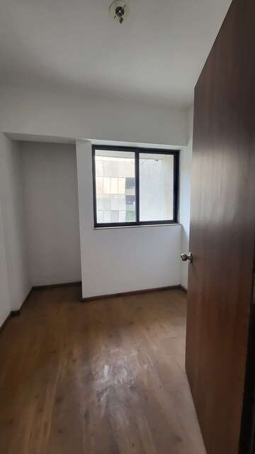 Room in 2.5 BHK Apartment at Lodha Lakeshore Greens, Dombivli East – for Rent