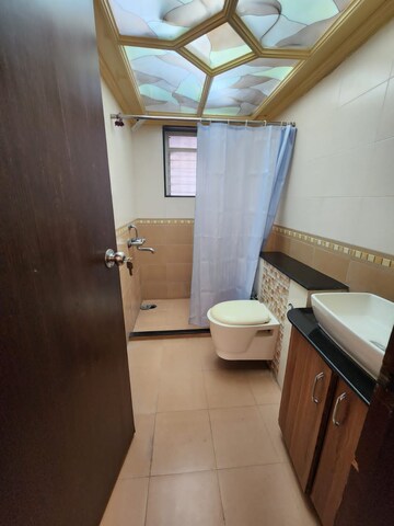 Master Bedroom in 3 BHK Apartment at Silver Arch Goregaon West, Goregaon West – for Rent