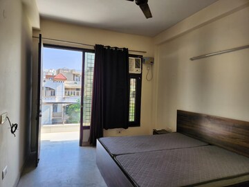 Bedroom in 1 RK Builder Floor at Sushant Lok 3, Sector 57 – for Rent