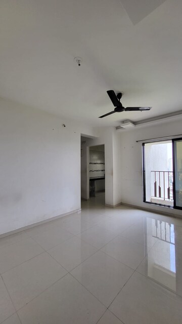 Room in 1 BHK Apartment at Dynamic Crest, Shilphata – for Rent