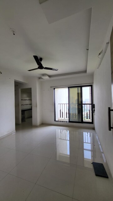 Room in 1 BHK Apartment at Dynamic Crest, Shilphata – for Rent