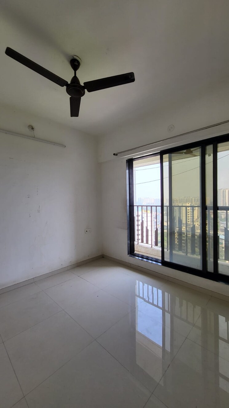 Room, dynamic-crest 1 Bedroom 405 Sq.Ft. Apartment In Shilphata Thane 8033448