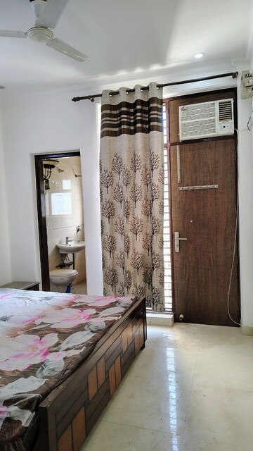 Bedroom in 2 BHK Builder Floor at M3M Atrium, Sector 57 – for Rent