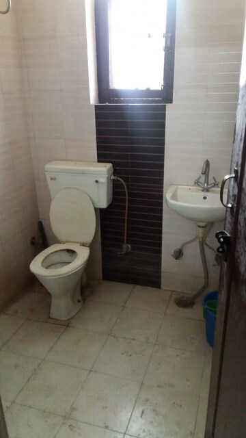 Bathroom in 1 BHK Builder Floor at Sector 38 – for Rent