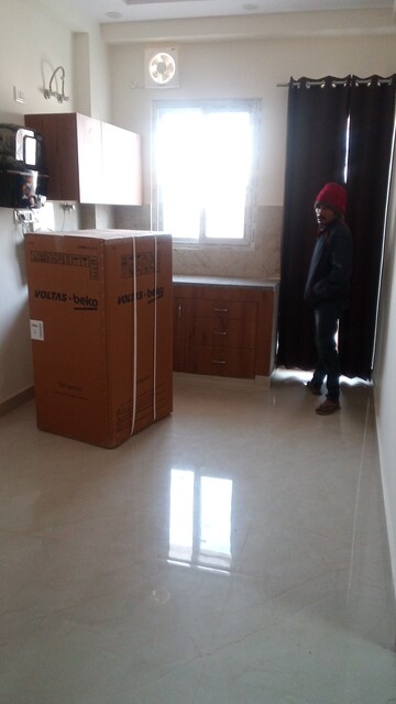 Room in 1 BHK Builder Floor at Sector 38 – for Rent