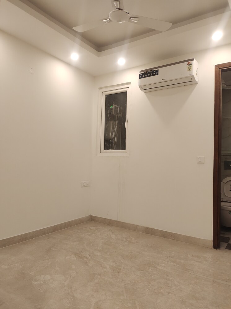 undefined, east of kailash 3 Bedroom 1125 Sq.Ft. Builder Floor In East Of Kailash Delhi 8033534