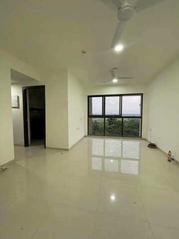 Room in 2 BHK Apartment at Lodha Splendora Tierra, Ghodbunder Road – for Rent