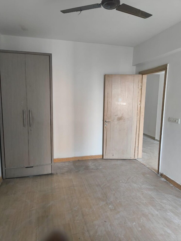 Room, dlf-new-town-heights-i 3 Bedroom 1920 Sq.Ft. Apartment In Sector 90 Gurgaon 8033643