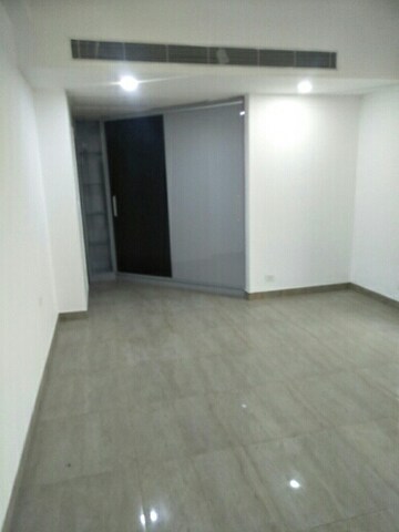 Room in 3.5 BHK Apartment at Supertech ORB, Sector 74 – for Rent