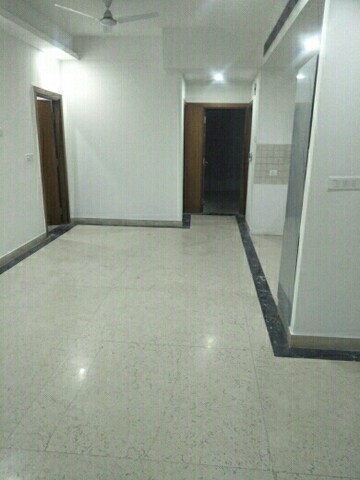 Room in 3.5 BHK Apartment at Supertech ORB, Sector 74 – for Rent