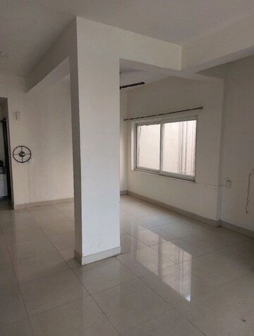Room in 3 BHK Builder Floor at BPTP Amstoria, Sector 102 – for Sale