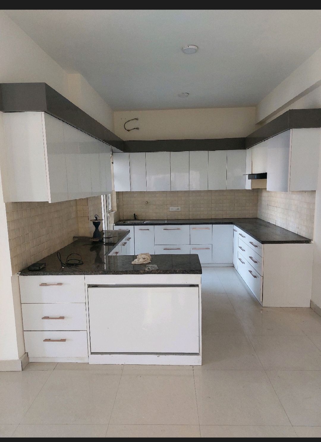 3 BHK 303 Sq.Yd. Builder Floor in BPTP Amstoria