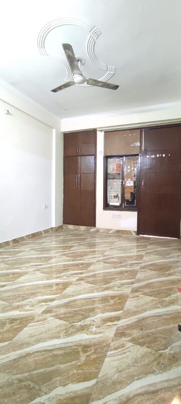 Room in 2 BHK Builder Floor at Saket – for Rent