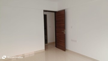 Room in 1 BHK Apartment at LnT Veridian, Powai – for Rent