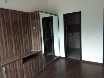 Room in 2 BHK Apartment at Arge Helios, Hennur Road – for Sale