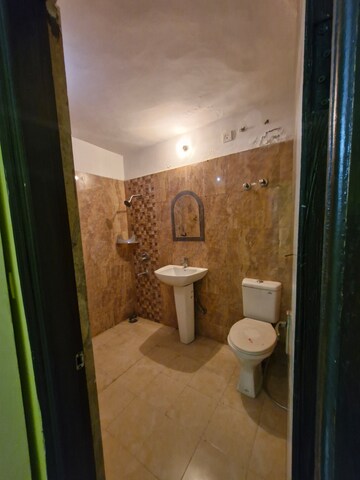 Furnished Amenities in 3 BHK Apartment at Gms Road – for Rent