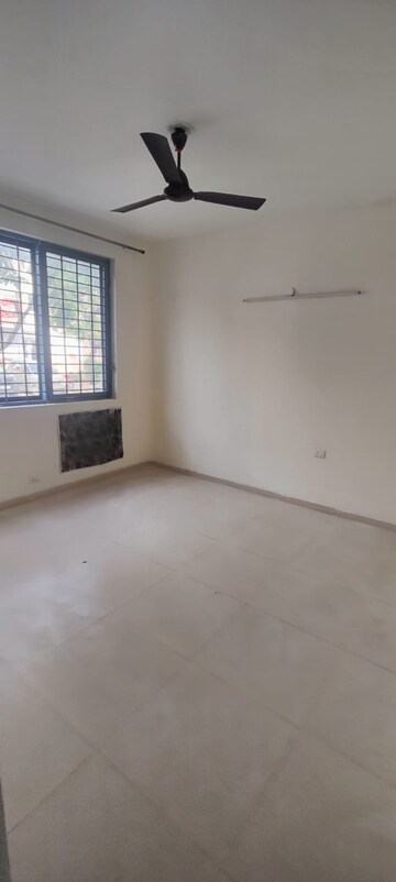Room in 3 BHK Builder Floor at Vatika Primrose Floors, Sector 82 – for Rent
