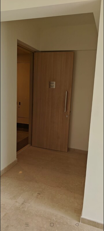 Room in 4 BHK Apartment at Rajesh Raj Infinia, Malad West – for Rent