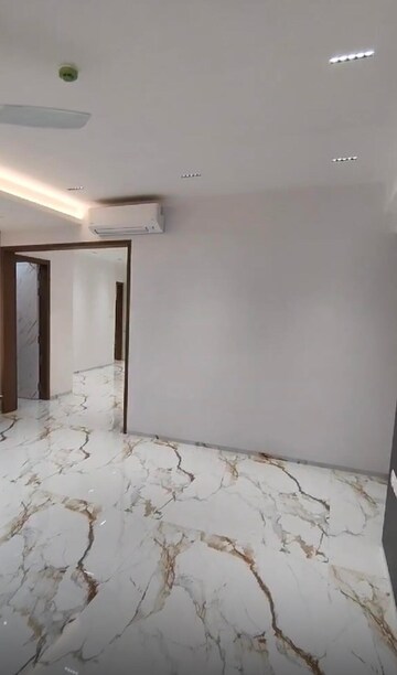 Room in 3 BHK Apartment at Anchor Victorian, Parel – for Rent