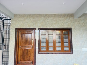 Room in 2 BHK Builder Floor at Nri Layout – for Rent