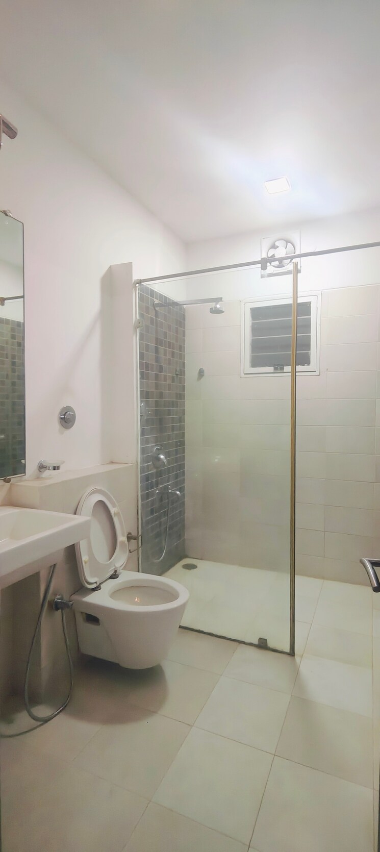 Master Bedroom, jayabheri-the-meadows 4 Bedroom 4200 Sq.Ft. Villa In Gachibowli Hyderabad 8033839