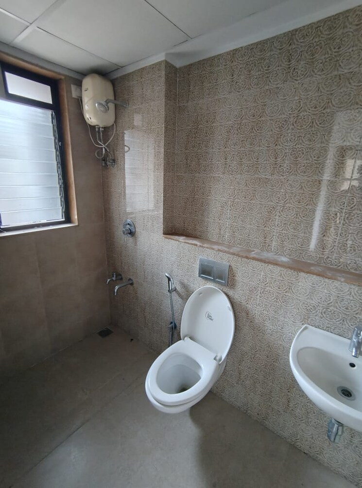 Bathroom, lodha-palava-downtown-dombivli-east 1.5 Bedroom 634 Sq.Ft. Apartment In Dombivli East Thane 8033863