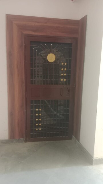 Furnished Amenities in 2 BHK Apartment at Amrapali Golf Homes, Sector 4, Greater Noida – for Rent
