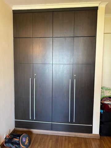 Furnished Amenities in 5 BHK Apartment at Vipul Belmonte, Sector 53 – for Rent