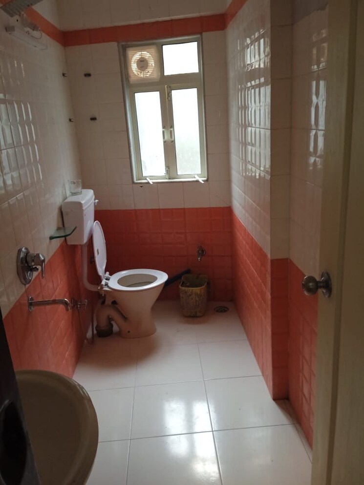 Bathroom, gokul-arcade-vile-parle-east 2 Bedroom 950 Sq.Ft. Apartment In Vile Parle East Mumbai 8033898