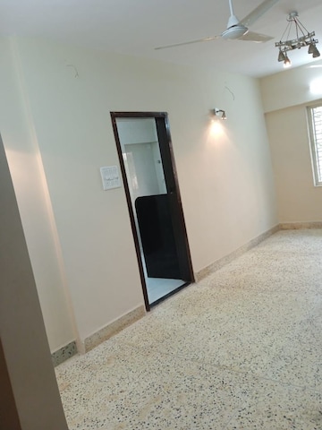 Room in 2 BHK Apartment at Gokul Arcade Vile Parle East, Vile Parle East – for Rent