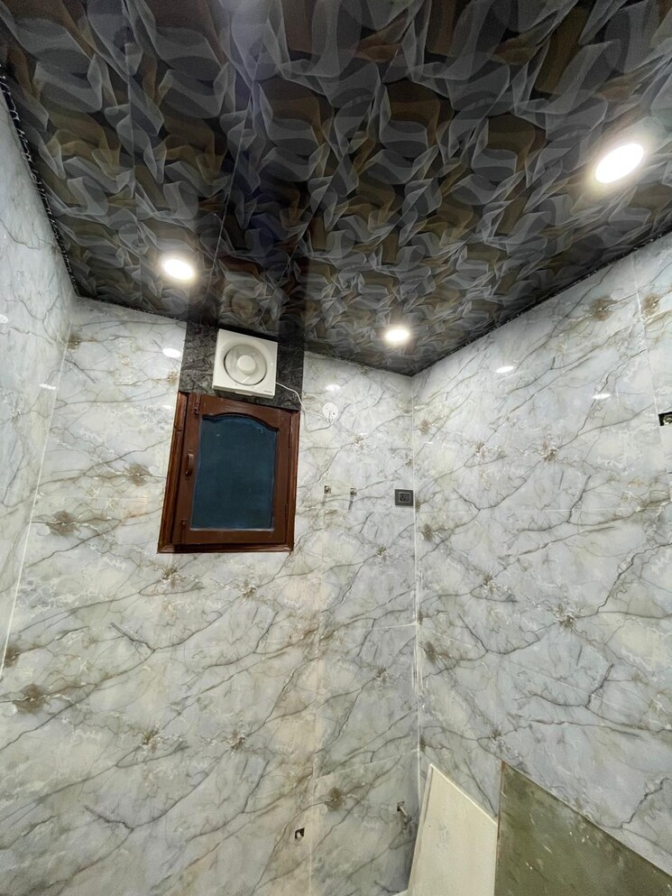 Bathroom, shakti khand iv 3 Bedroom 1450 Sq.Ft. Builder Floor In Shakti Khand iv Ghaziabad 8033925