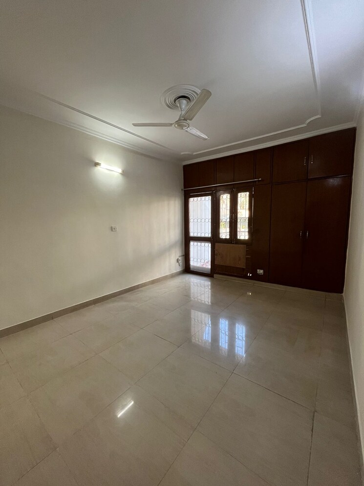 Room, vasant kunj 3 Bedroom 1700 Sq.Ft. Apartment In Vasant Kunj Delhi 8033933