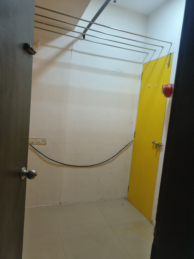 Bathroom, shree-gokul-garden-chs 1 RK 310 Sq.Ft. Apartment In Kandivali East Mumbai 8033955