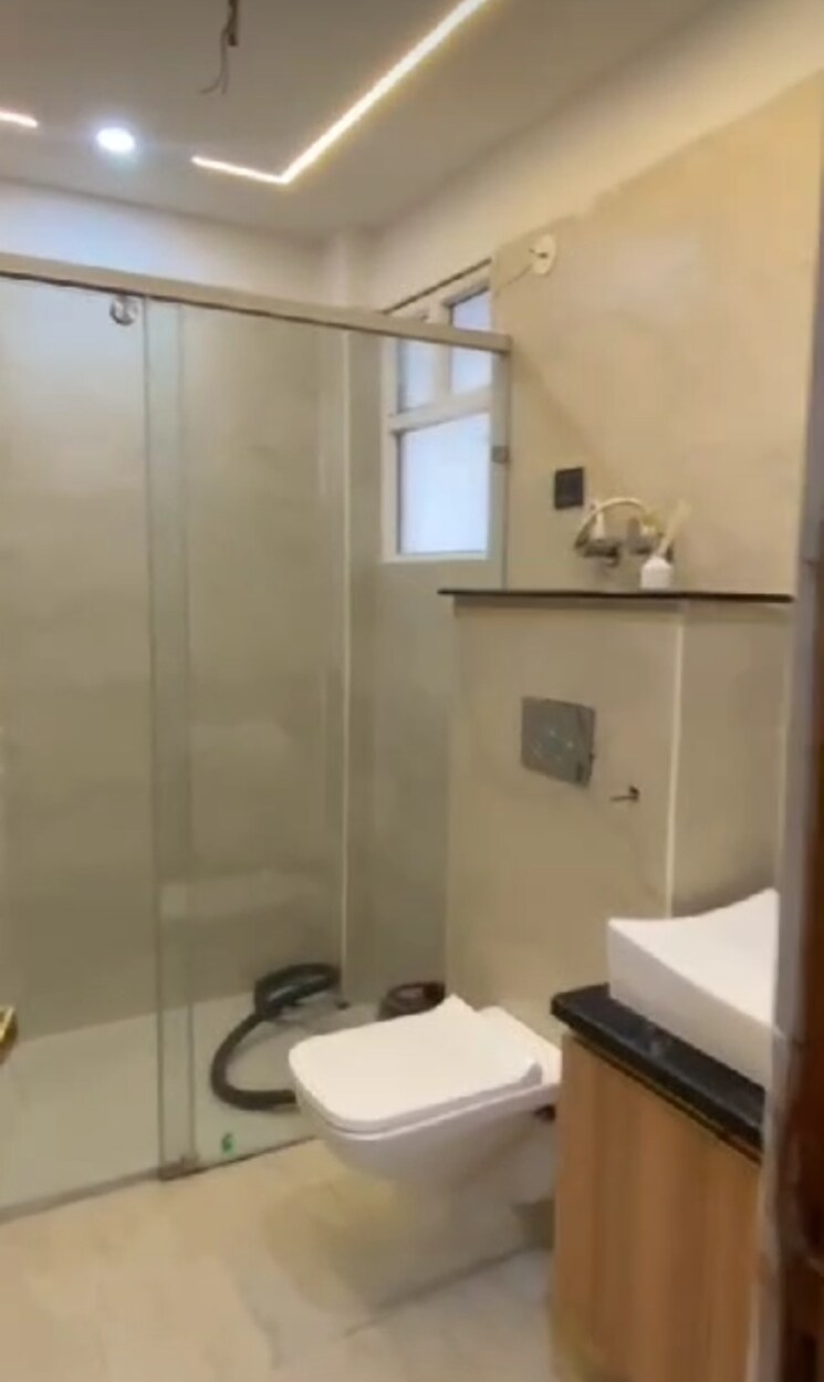 Bathroom, ascent-laxmi-villas 5 Bedroom 97 Sq.Yd. Villa In Raj Nagar Extension Ghaziabad 8033971