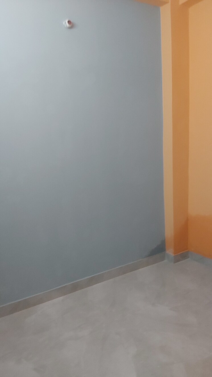 Room, mayur vihar 2.5 Bedroom 650 Sq.Ft. Builder Floor In Mayur Vihar Delhi 8033989